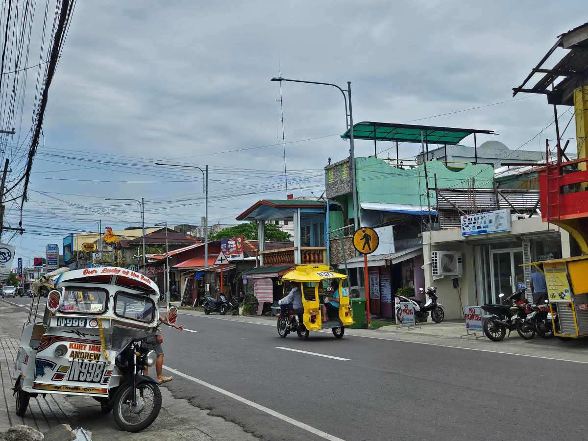 41年ぶりのセブ島（旦那くんの実家、初日お土産を配る）